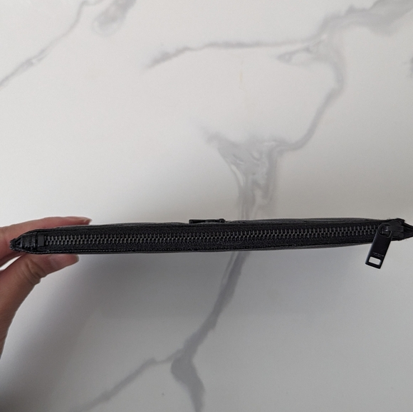 Yves Saint Laurent YSL Zip Pouch - Picture 4 of 13